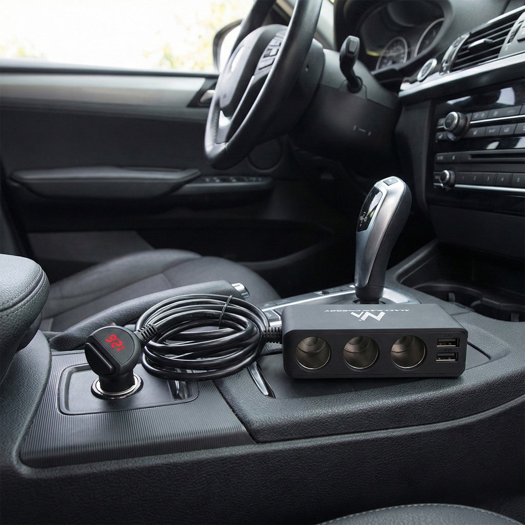 Maclean Auto-Zigarettenanzünder-Steckdosen-Verteiler, Voltmeter, 3 Zigarettenanzünder-Steckdosen, 4xUSB, 4,8A, max 120W, schwarz, gummiert, MCE117