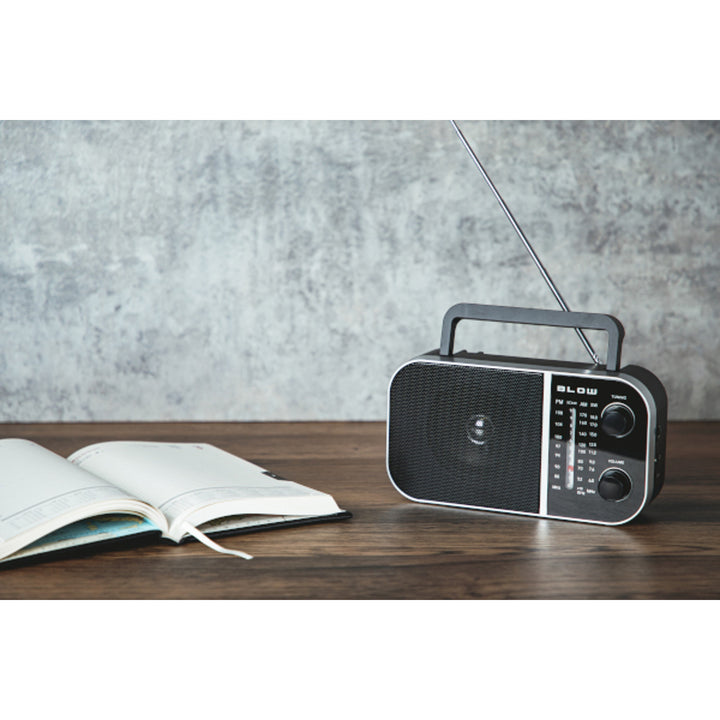 Tragbares analoges Radio AM/FM RA6 batterie- und netzbetriebener Blow