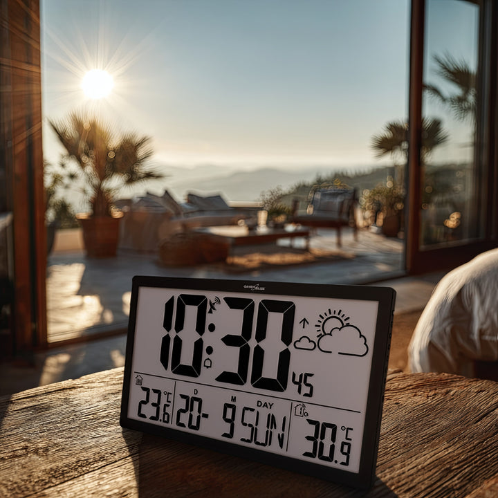 Wetterstation Digitale Wanduhr mit Außensensor, DCF-Uhr, 37x22,5cm Große Wanduhr, Alarm mit Schlummerfunktion, LCD Display, Innen und Außentemperatur, Wettervorhersage