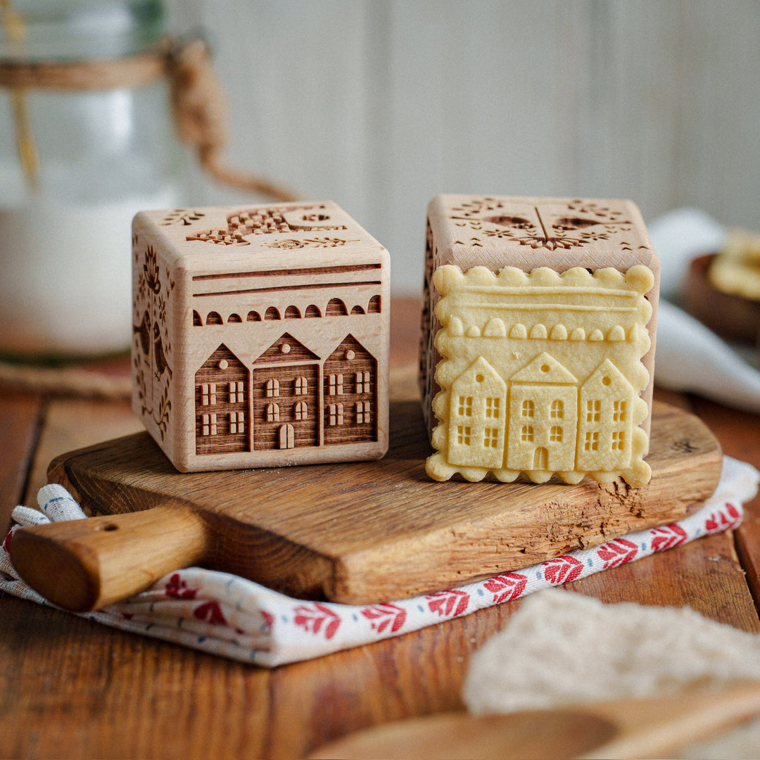 Goody Woody gravierter Kuchenwürfel, 6 cm, Buchenholz, 6 Motive, skandinavischer Stil