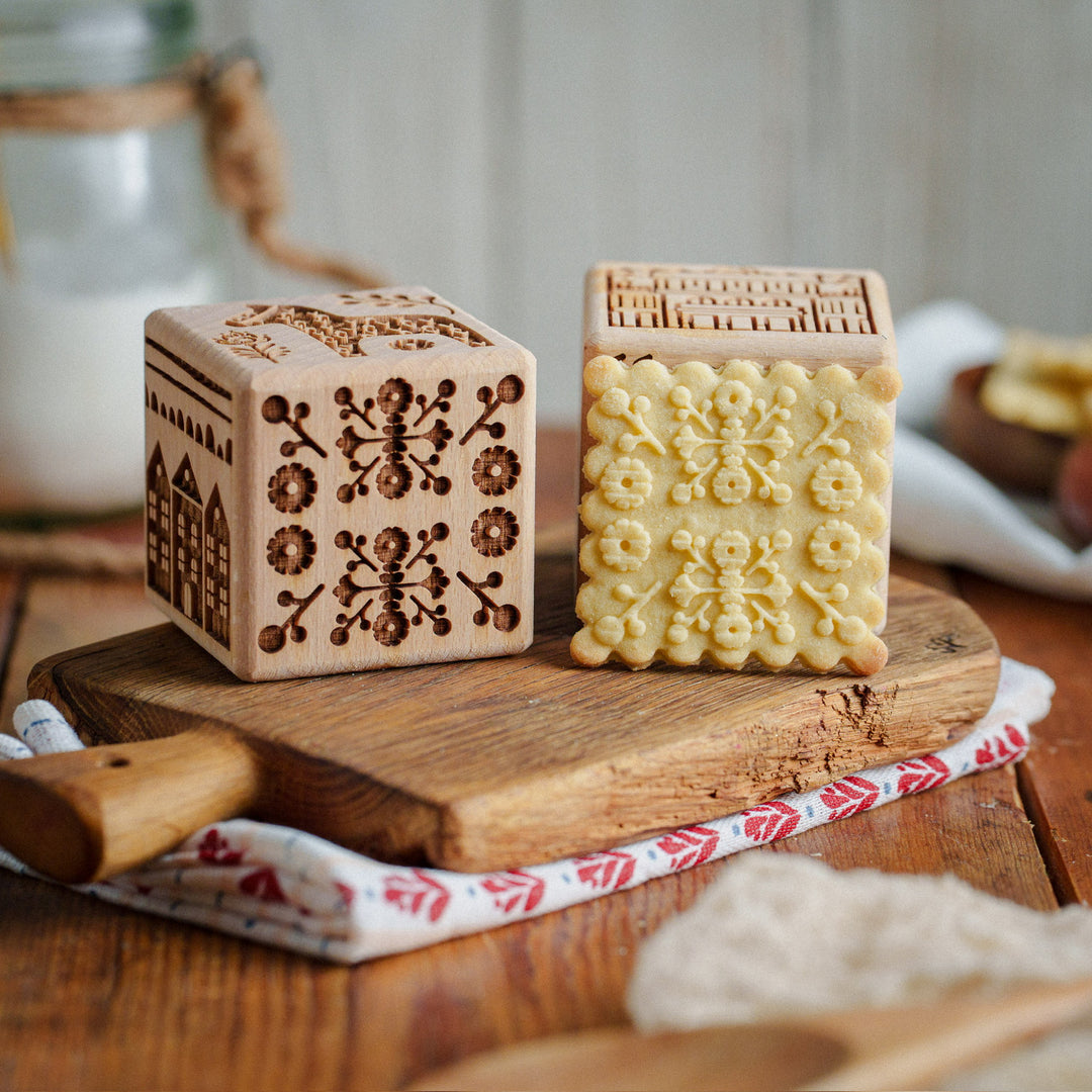 Goody Woody gravierter Kuchenwürfel, 6 cm, Buchenholz, 6 Motive, skandinavischer Stil