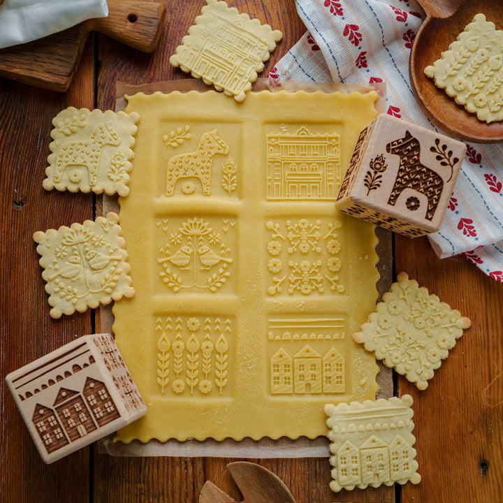 Goody Woody gravierter Kuchenwürfel, 6 cm, Buchenholz, 6 Motive, skandinavischer Stil