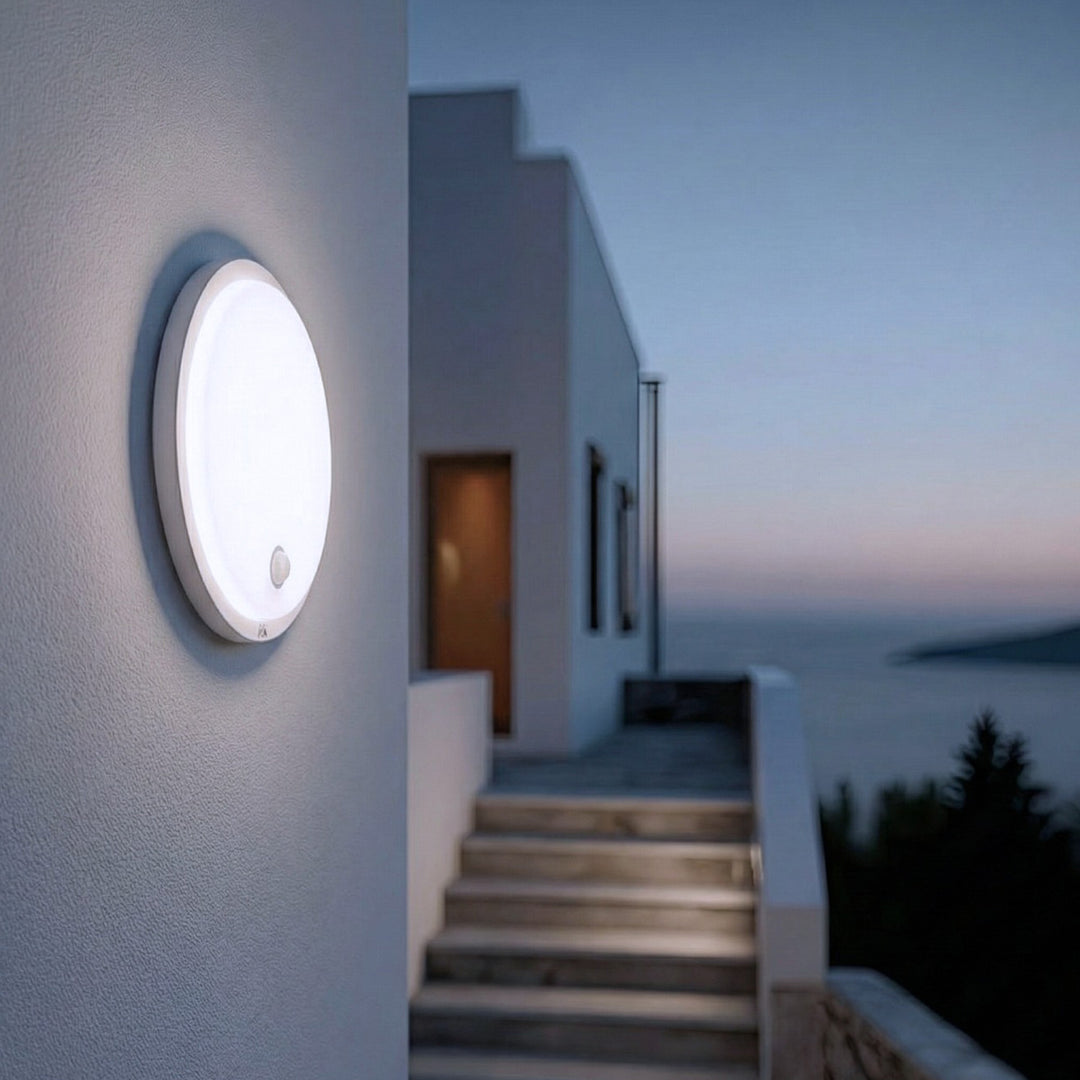 LED-Lampe mit Bewegungssensor Maclean, PIR-Sensor, Farbe Weiß, 10 W, IP65, 1000 lm, neutrale Farbe, MCE525 W