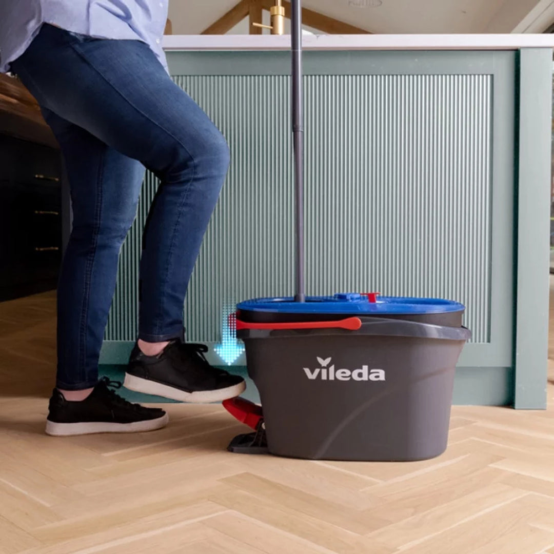 Vileda Rotationsmopp, zwei Kammern, Zentrifugationssystem, klappbare Stange, einfache Reinigung von Ecken, Turbo H2prO