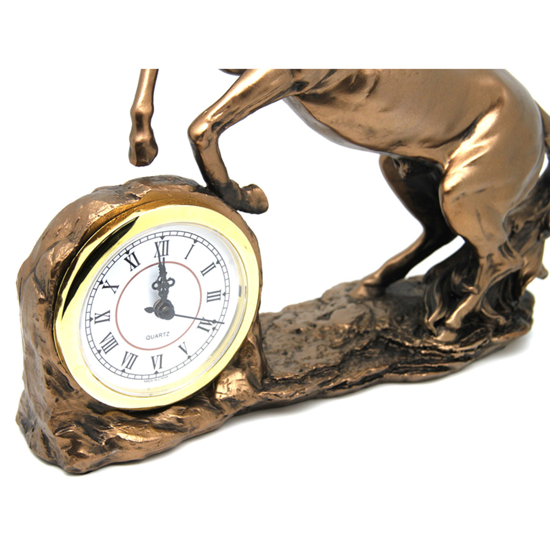 Steigendes Pferd, Uhr, Bronzeskulptur, römische Ziffern, Königin Isabel