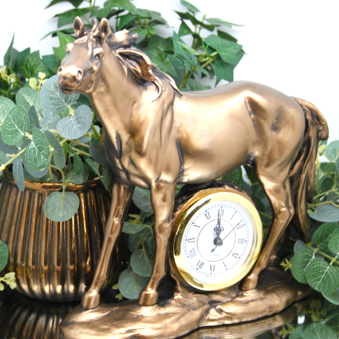 Stehende Pferdefigur, Uhr, dekorative Bronzeskulptur, Königin Isabel
