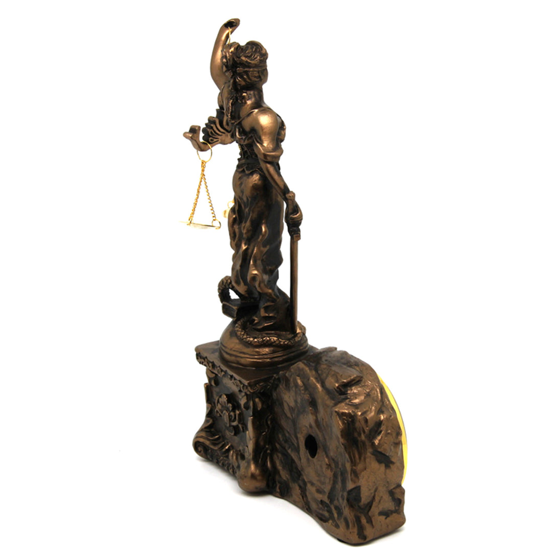 Figur der Themis mit Waage und Schwert, Uhr, Bronzedekor, Königin Isabel
