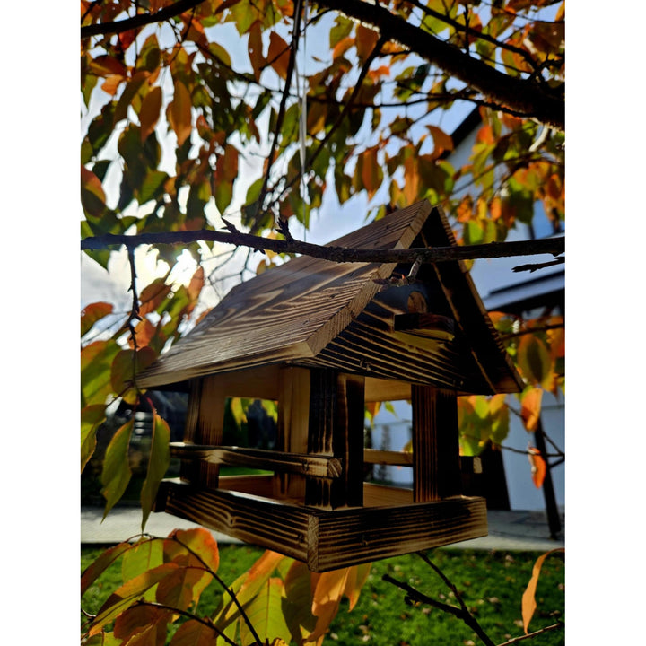 Woodok Vogelfutterhaus, Holz, gebrannt, Aufhängehaken + Vogelfutter 1kg