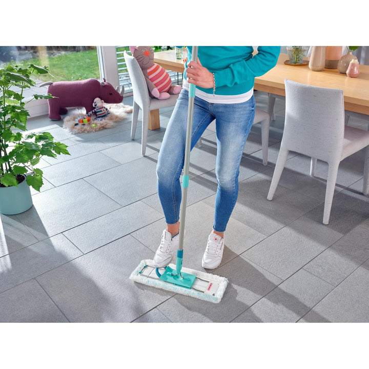 Leifheit Profi-Set, Mopp und Eimer auf Rollen, Auswringen mit dem Fuß, einfaches Entleeren, Fassungsvermögen 8 l, Micro-Duo-Bezug, 55096
