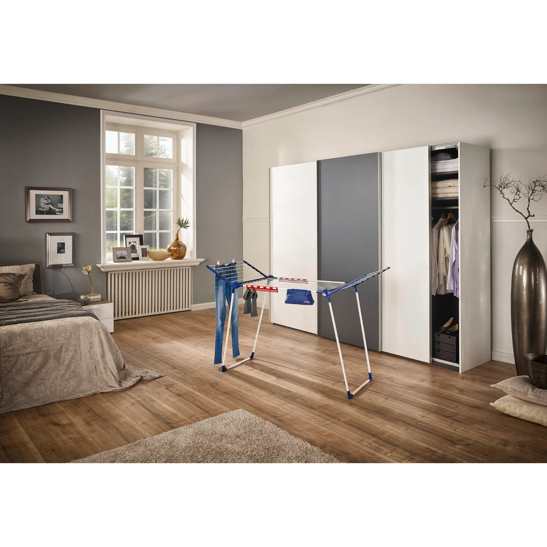 Pegasus 180 Solid Plus Wäscheständer von Leifheit, Leinenlänge 18 m, stabile parallele Standbeine, wetterfest, 2 Wäscheklammern, 81510