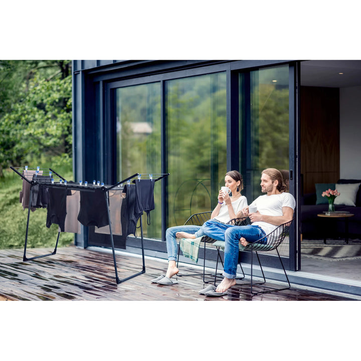 Wäschetrockner Pegasus 180 Solid Black Leifheit, Leinenlänge 18 m, stabile parallele Standbeine, witterungsbeständig, 2 Wäschehalter, 81589