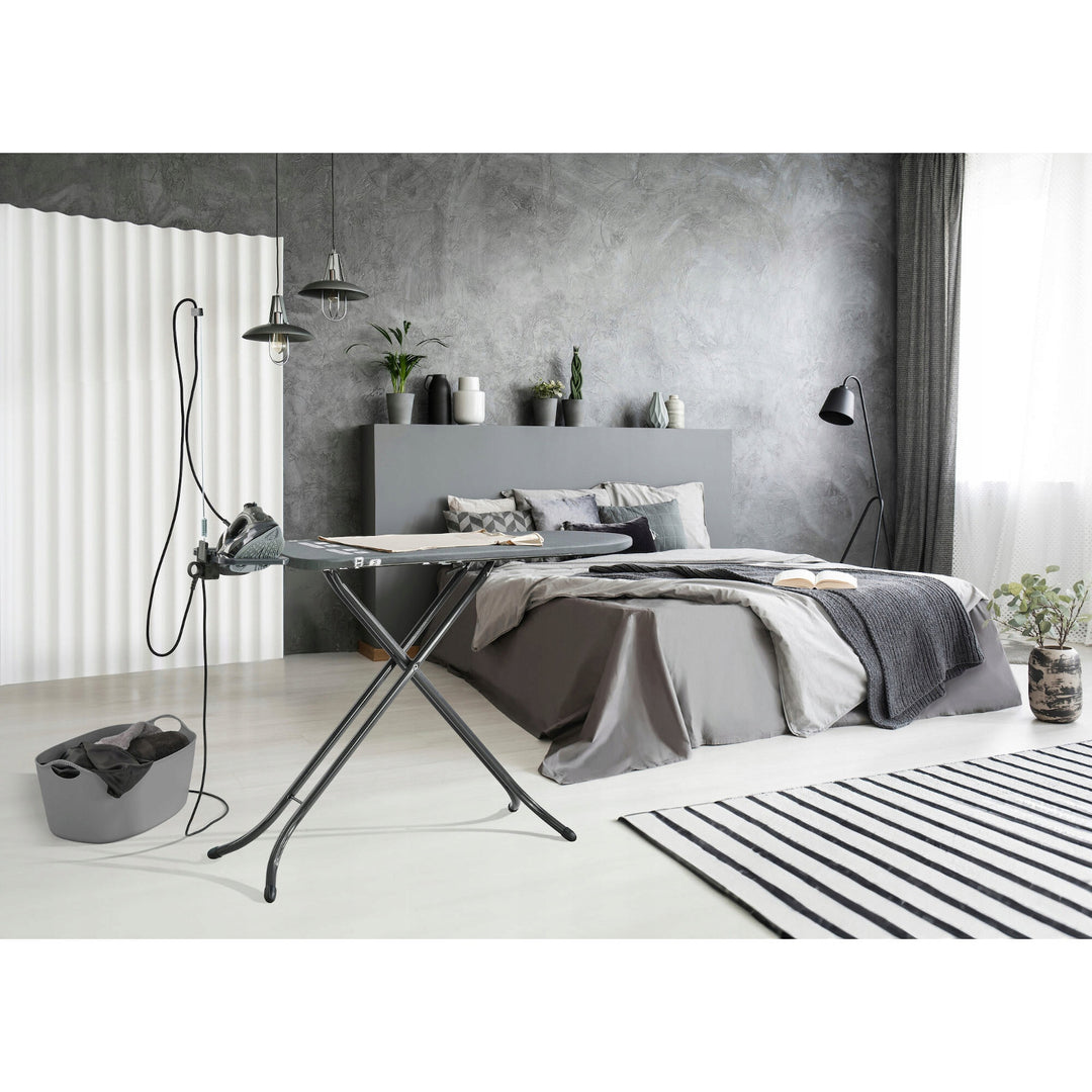 Leifheit Air Board M Black Plus Bügelbrett, reflektiert Wärme und Dampf, höhenverstellbar, 72485