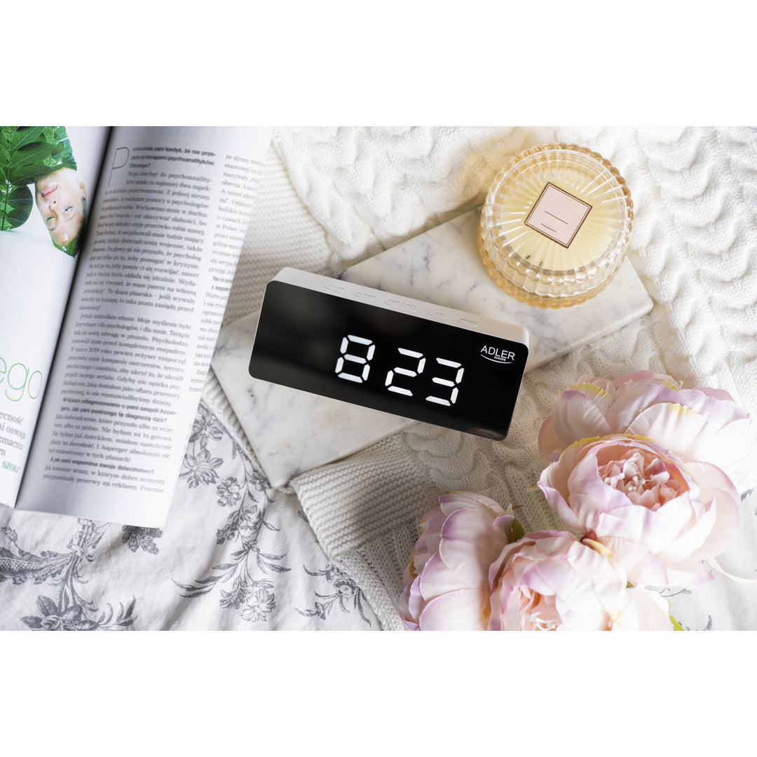 Wecker mit LED-Display und Thermometer Adler AD 1189 W + 3x AAA-Alkalibatterien von Varta Industrial