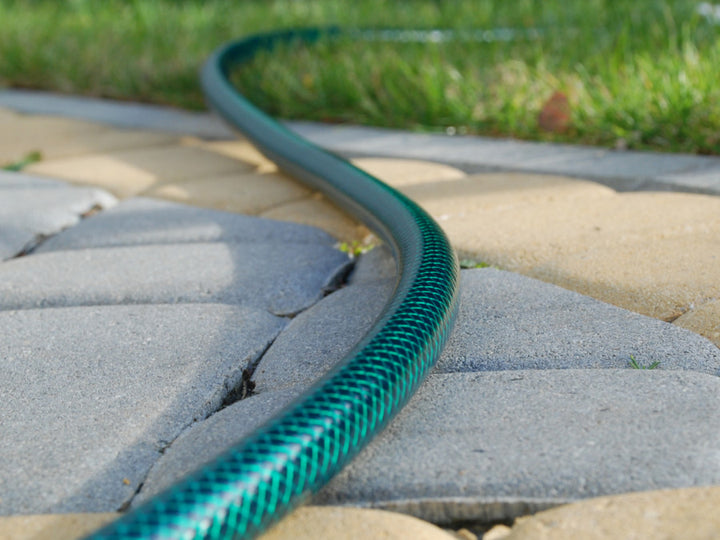 Cellfast Gartenschlauch SET ECONOMIC Elastisch und flexibel 3-lagiger  UV-Strahlen- und Algenablagerungbeständig 20 bar 50m 3/4 zoll