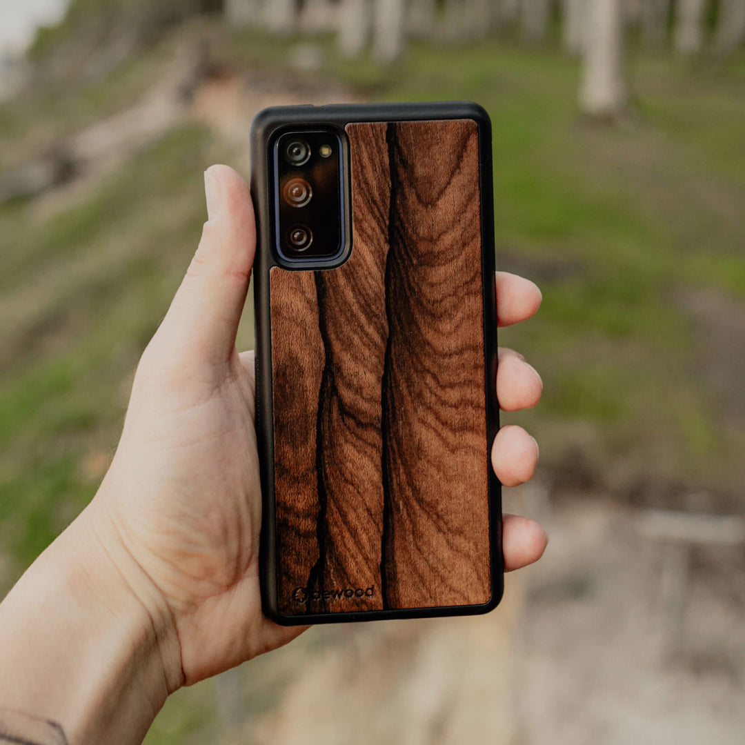HOLZETUI IPHONE 13 ZIRICOTE HOHE QUALITÄT