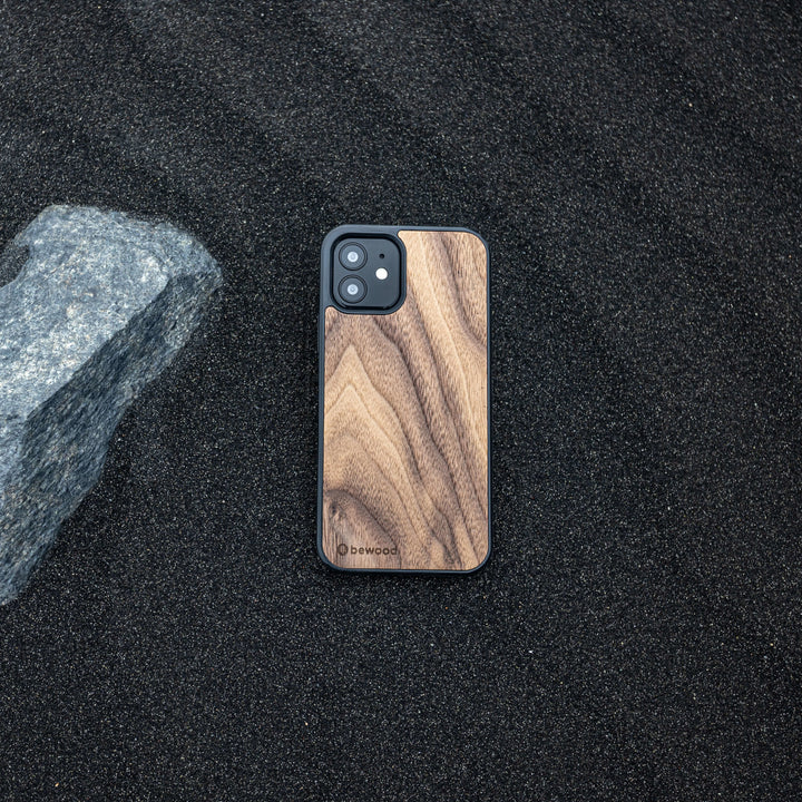 HOLZETUI IPHONE 13 AMERIKANISCHER NUSSBAUM HOHE QUALITÄT