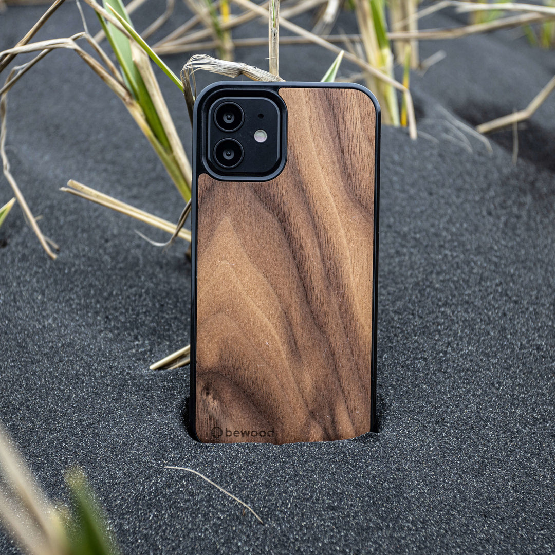 HOLZETUI IPHONE 13 PRO AMERIKANISCHER NUSSBAUM HOHE QUALITÄT