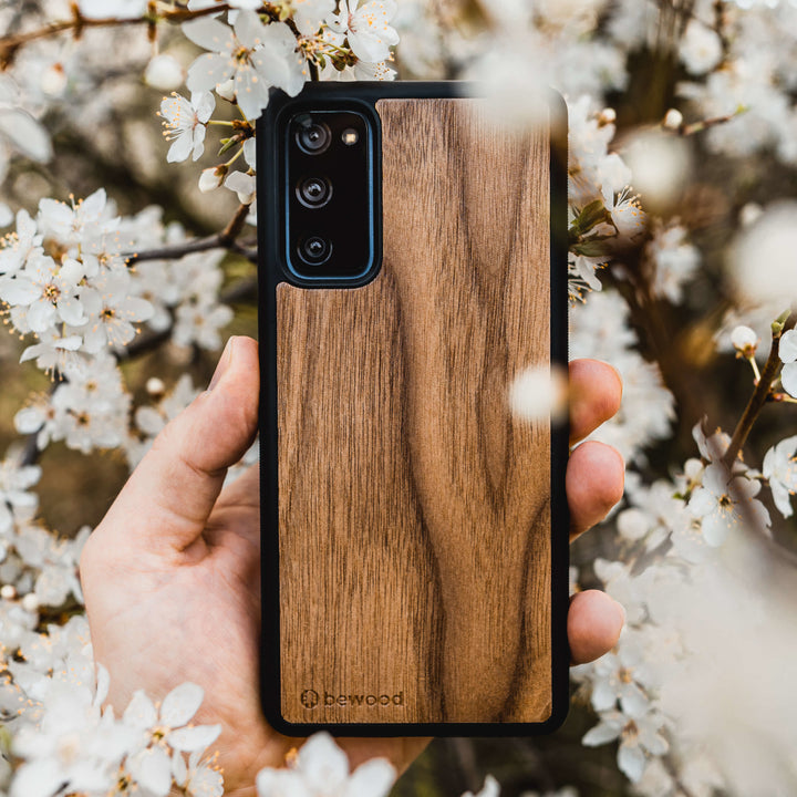 HOLZETUI IPHONE 12 MINI AMERIKANISCHER WALNUSSBAUM HOHE QUALITÄT