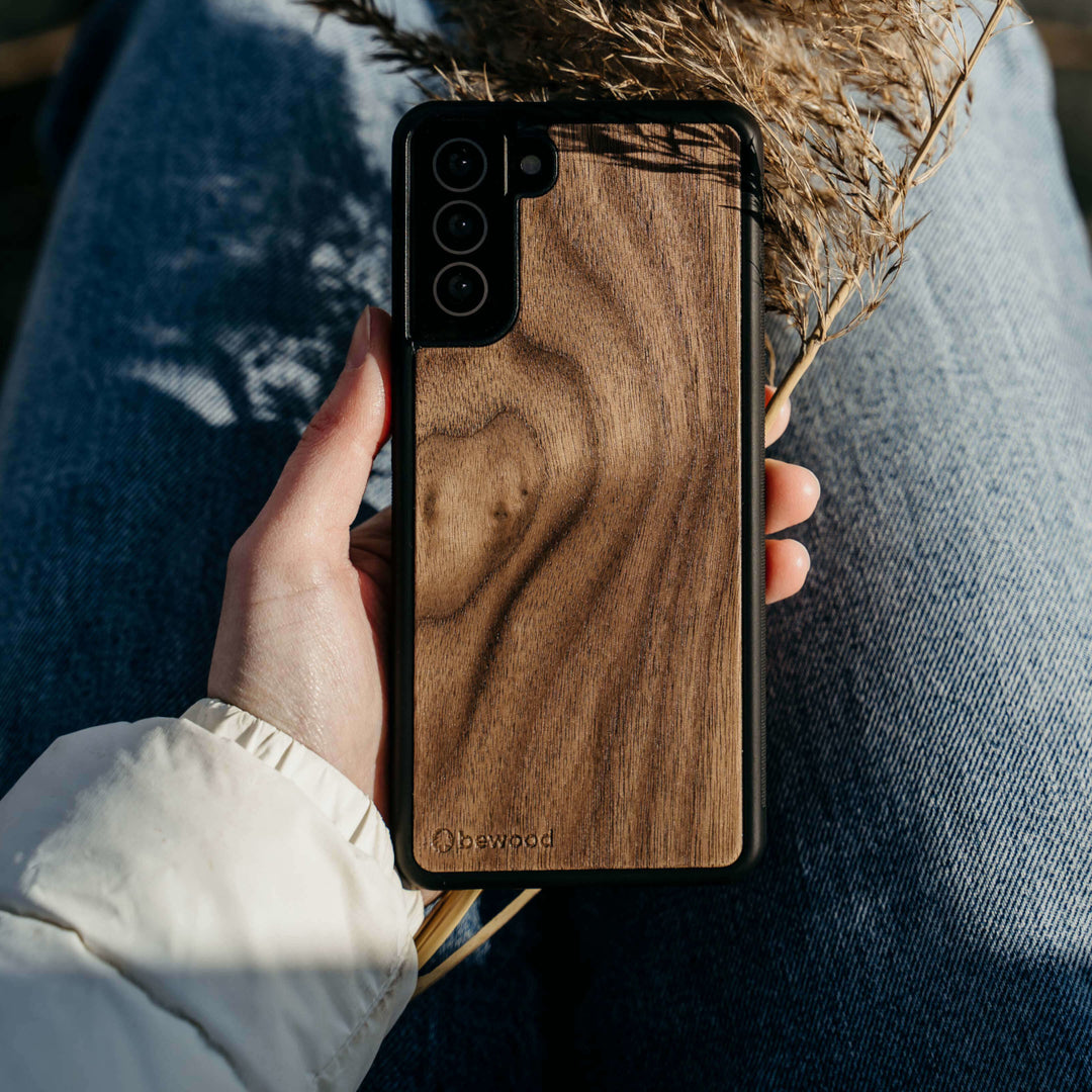 HOLZETUI IPHONE 12 PRO MAX AMERIKANISCHER WALNUSS