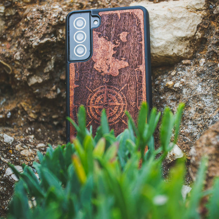 HOLZETUI IPHONE 12 PRO MAX WIND ROSE MERBAU