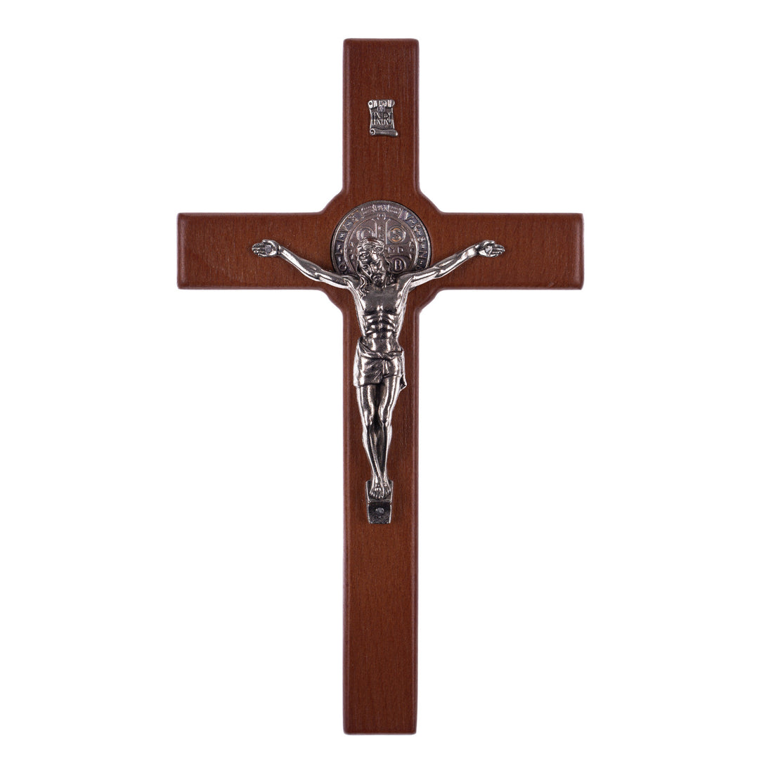 Das hölzerne, hängende Kreuz des heiligen Benedikt mit dem Passionskreuz braun 18x10x1,8 cm