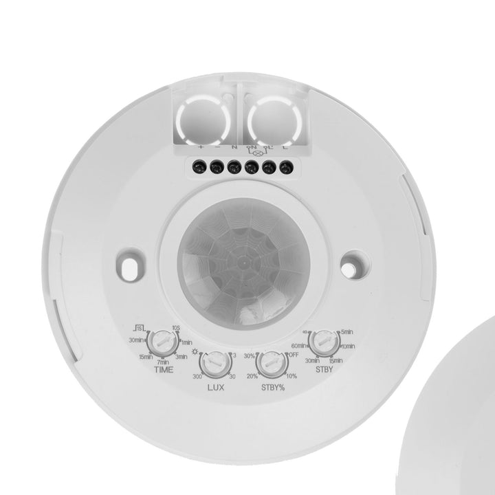 Maclean MCE467 PIR Bewegungsmelder mit Dämmerungssensor und Fernbedienung, 360° Grad Erfassungsbereich bis 8m, Standby Modus, IP20, max. 2000W