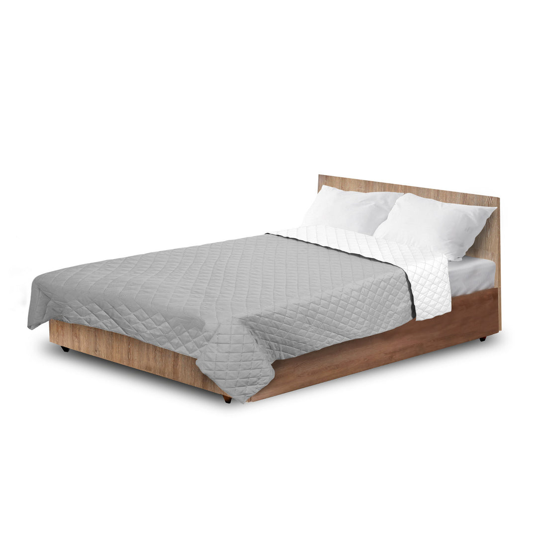 Medicline Bettdecke Doppelseitige Steppdecke für das Bett 100% Mikrofaser-Polyester Antiallergisch Schlafdecke 160 x 200 cm, Grau/weiß